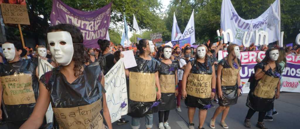 En fotos: el 8M por las calles de Mendoza