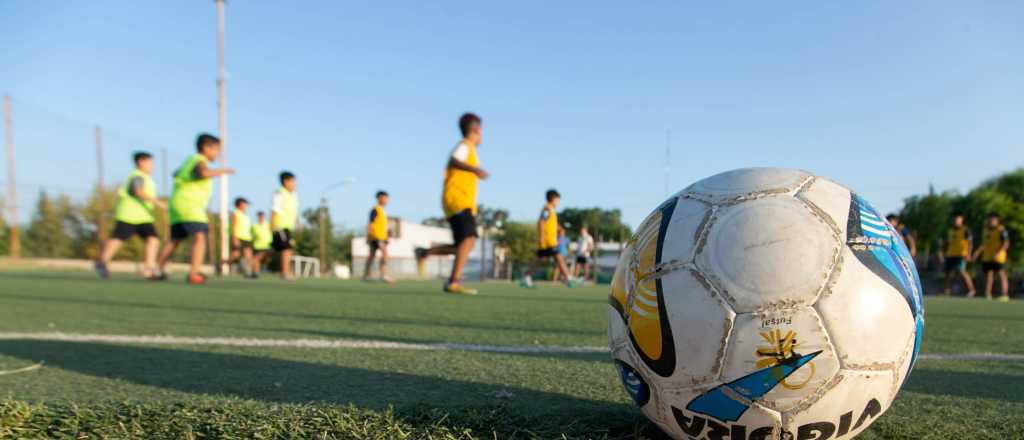 Ciudad y un torneo de fútbol infantil mixto que reúne a más de 300 niños