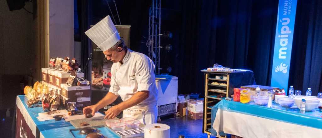 Maipú dicta un taller de chocolatería con gran éxito