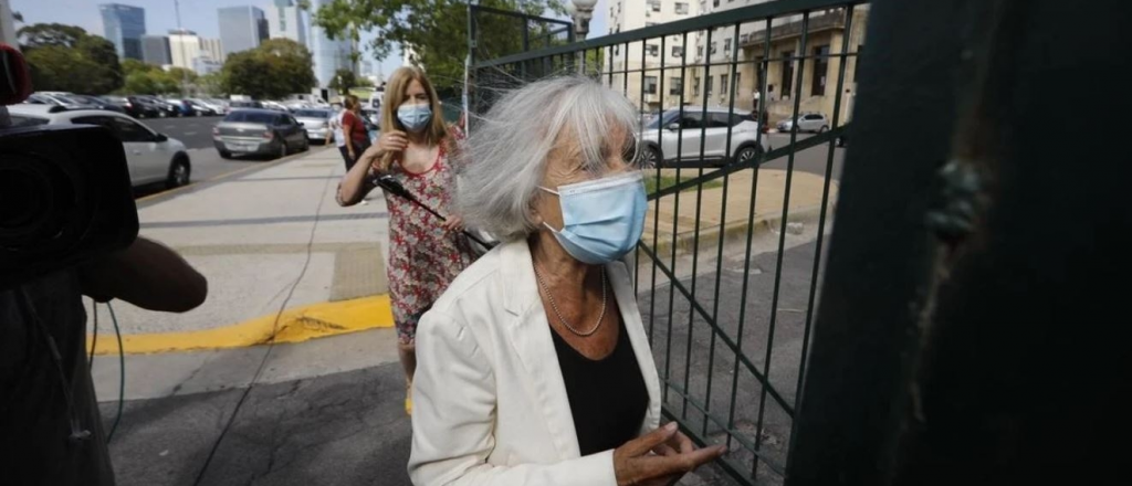 Sarlo se arrepintió: "No debí decir que era por debajo de la mesa"