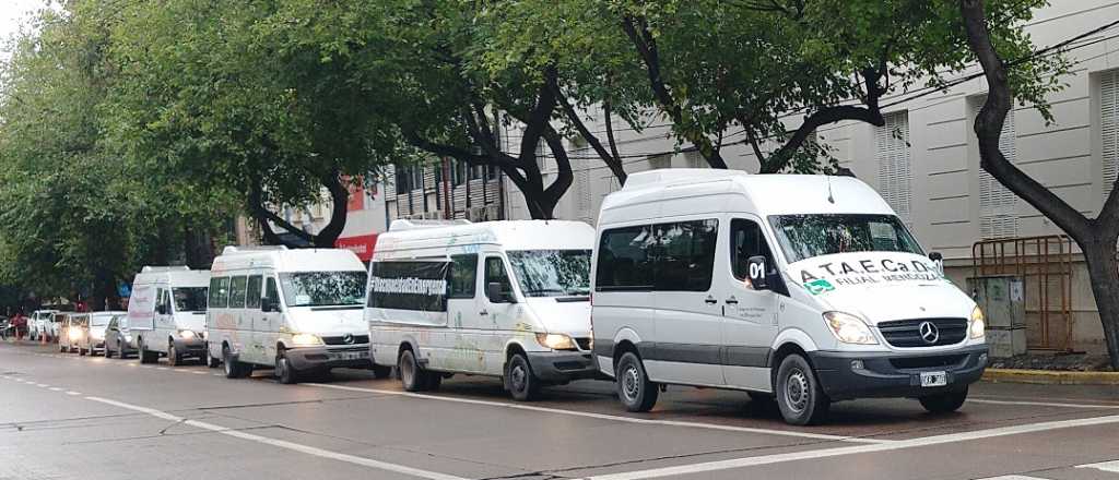 Transportistas de personas con discapacidad reclaman pagos atrasados