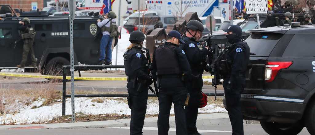 Diez muertos por un tiroteo en un súper de Colorado