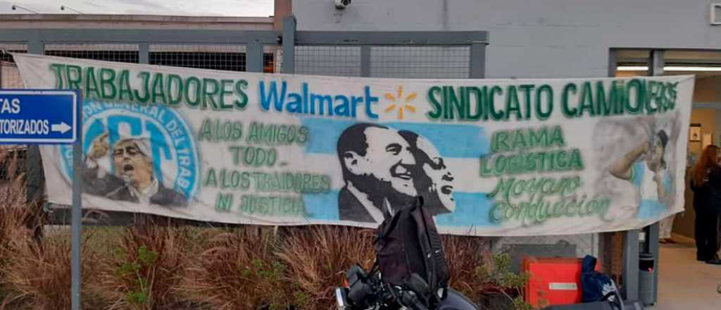 Walmart acusa presiones del sindicato de Camioneros