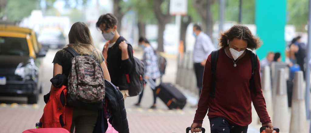 Hoy comienzan los testeos a pasajeros de Brasil, México y Chile