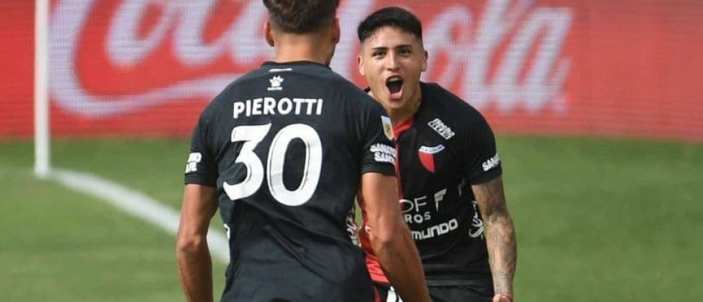 Colón, sin el Pulga, ganó de visitante y sigue arrasando