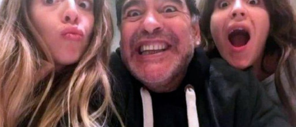 Morla dijo que Maradona "estaba peleado a muerte con Dalma y Gianinna"