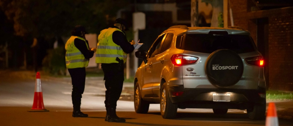 Las nuevas restricciones de Alberto incluyen a Mendoza