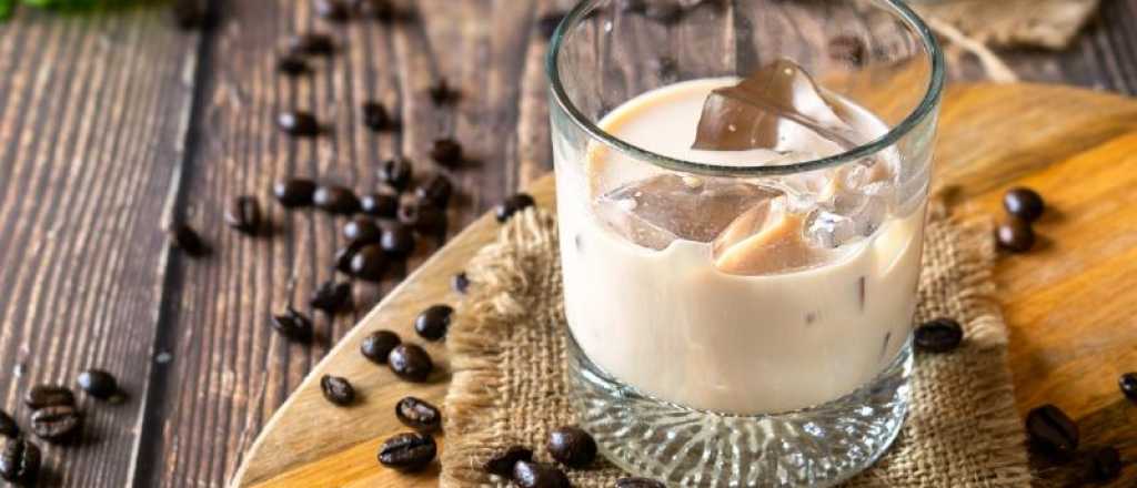 Aprendé a preparar un delicioso licor de café con leche