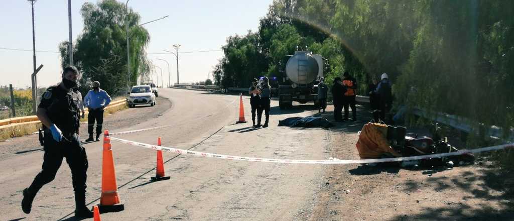 Murió un motociclista atropellado por un camión en Carrodilla