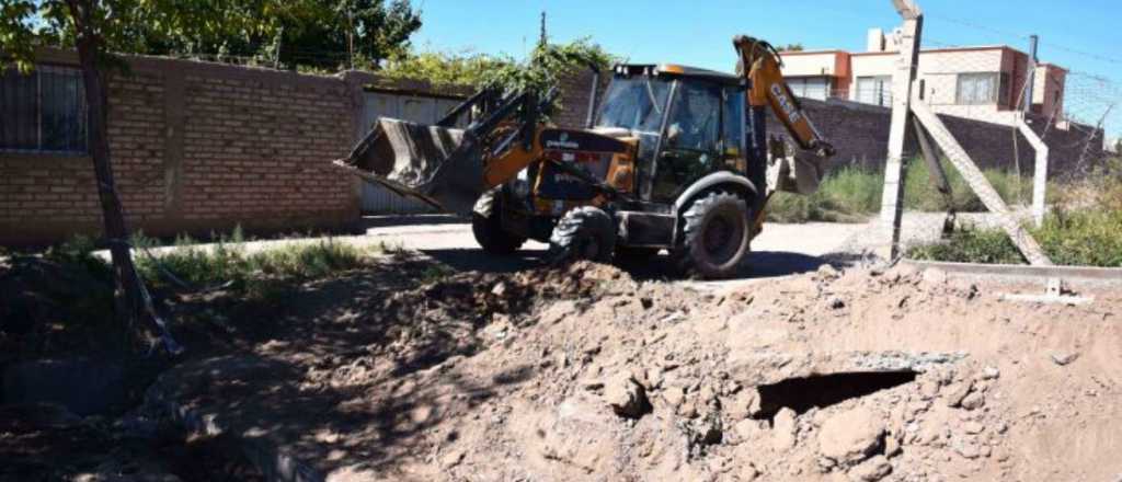 Guaymallén avanza con los desagües en la calle Dolores Prat