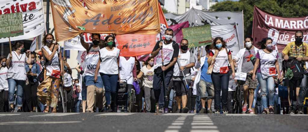 Fallo sobre las clases: algunos gremios docentes paran este lunes en CABA