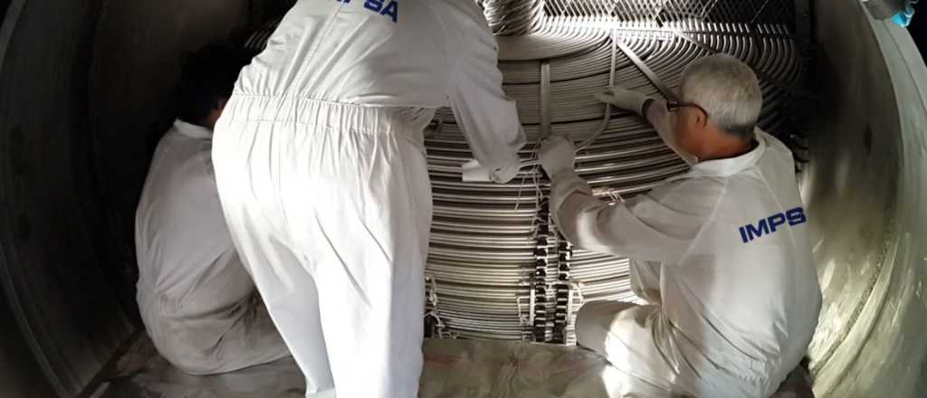 Alberto visita Mendoza: IMPSA y un vacunatorio del PAMI en Ciudad