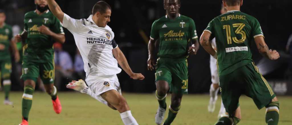 Chicharito Hernández metió tres goles para el LA Galaxy