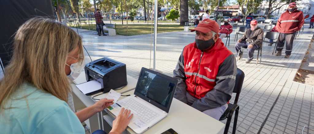 Las Heras vacuna al personal esencial contra la gripe