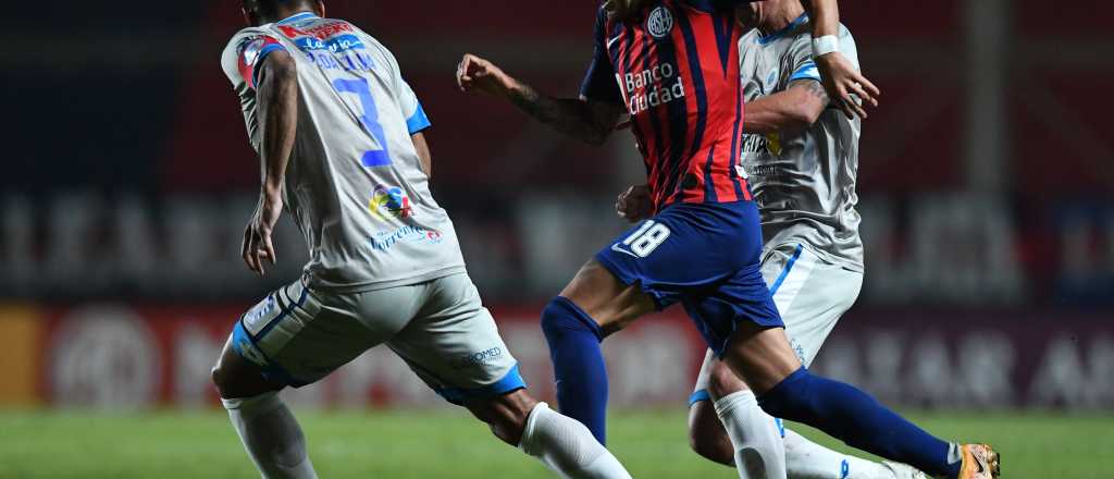 San Lorenzo empató y quedó al borde de la eliminación