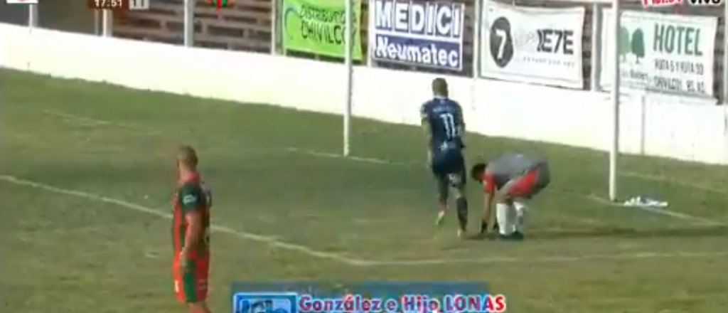 Video: el grosero blooper de un arquero en el torneo Federal A