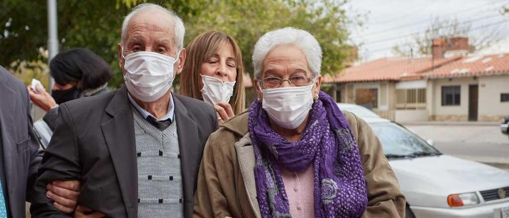 Luego de 58 años de amor dos vecinos se casaron en Las Heras