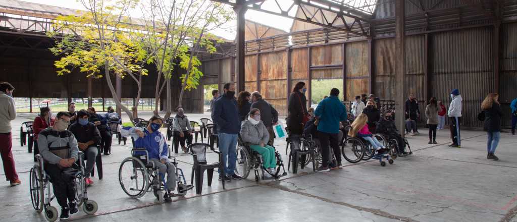 Ciudad comenzó a vacunar a personas con discapacidad