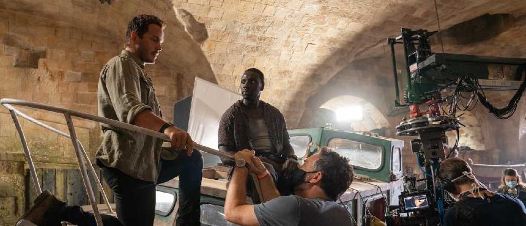 Chris Pratt y Omar Sy juntos en "Jurassic World: Dominion"