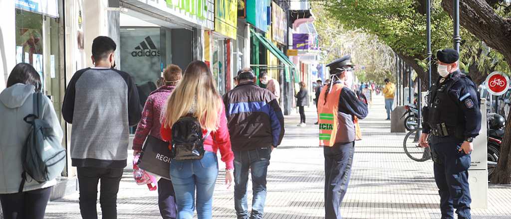 Un estudio confirma que hay más chances de contagio con convivientes