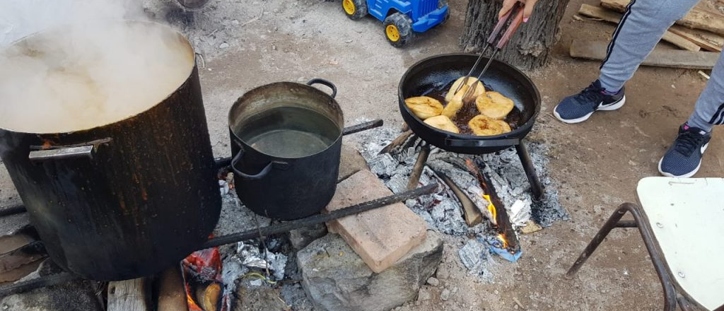 El Lobo organizó una rifa solidaria para colaborar con dos comedores infantiles