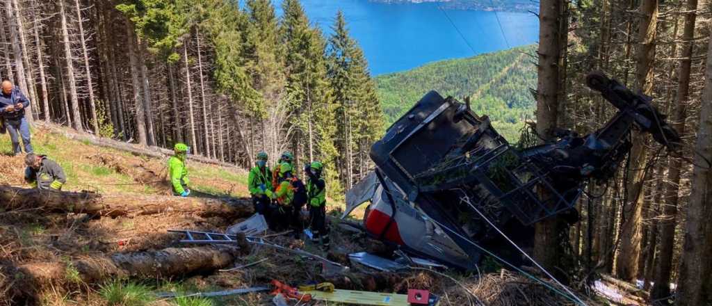 Ya son 13 los muertos por la caída de un teleférico en Italia