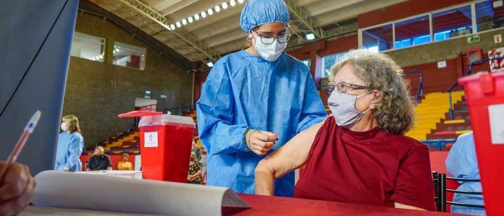 Sacaron turno para vacunarse y no fueron unas 100 personas en Mendoza