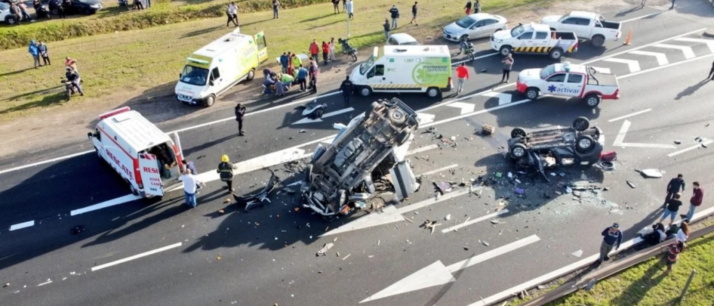 Murió un motociclista en un terrible accidente múltiple en Buenos Aires