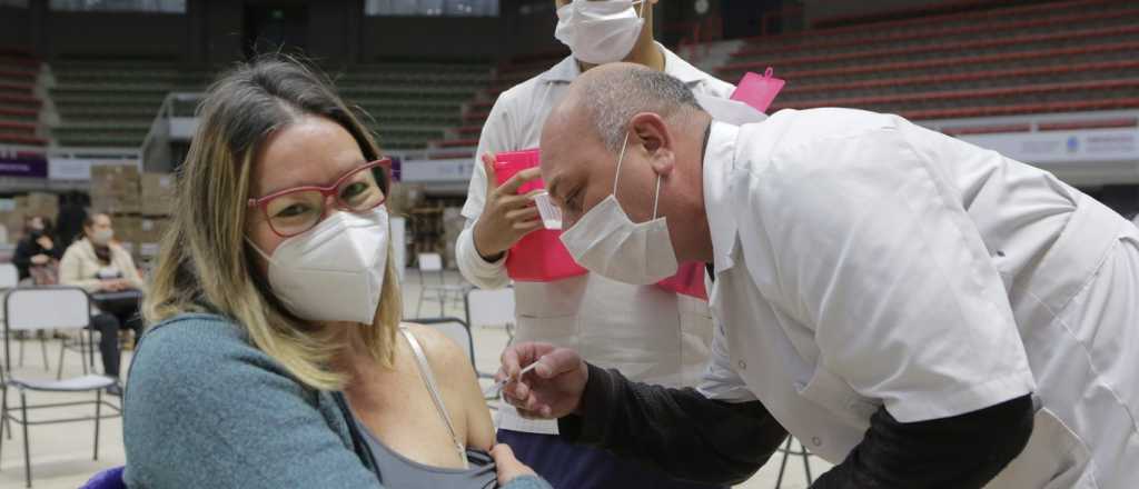 Qué docentes pueden recibir la segunda dosis en Mendoza