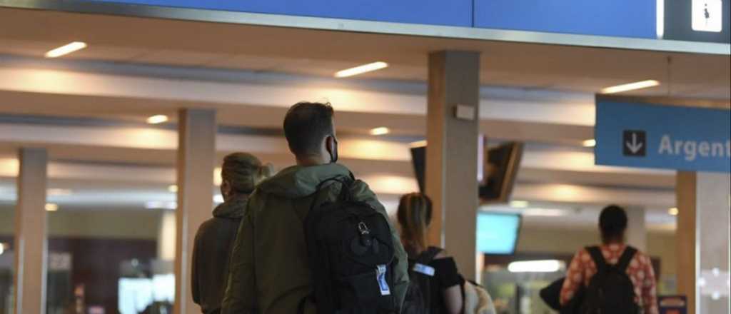 Reunión urgente entre el Gobierno y las aerolíneas por pasajeros varados