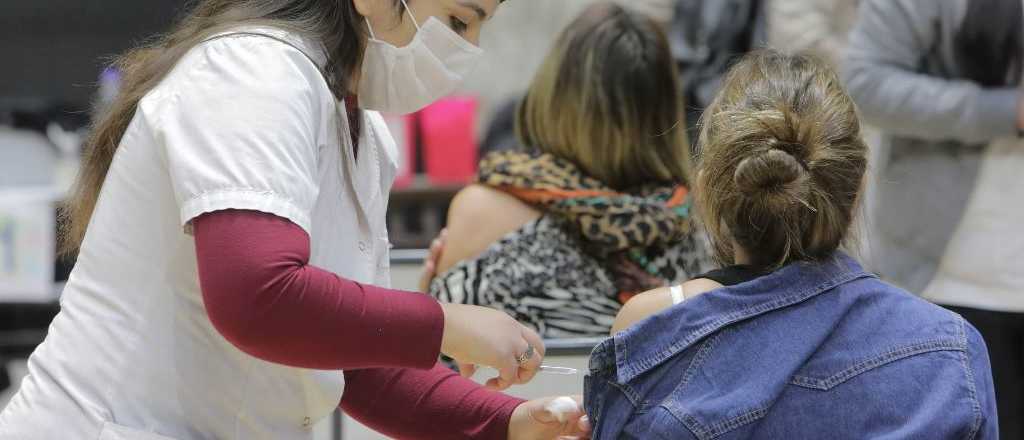 El viernes comenzarán a aplicar la segunda dosis a docentes de Mendoza