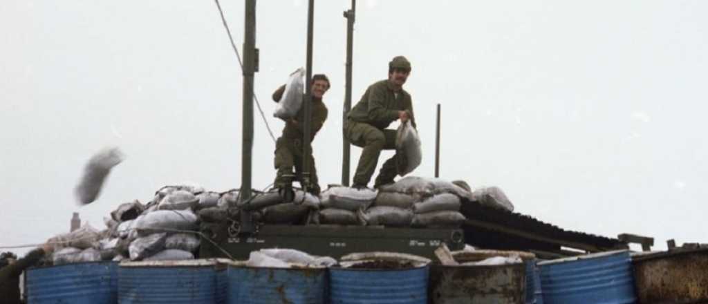 Ex combatiente recibió fotos que sacó en la guerra de Malvinas 