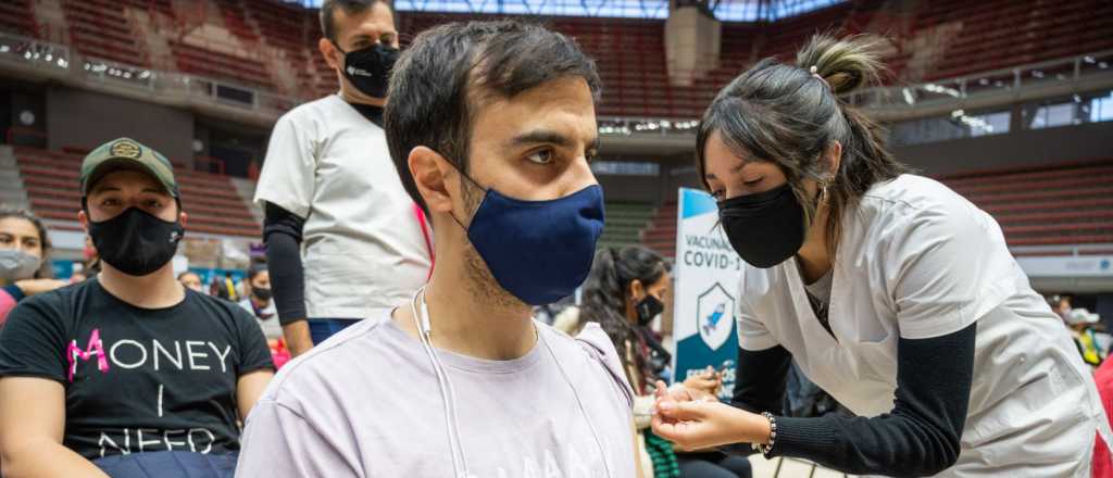 Mendoza abrió la inscripción para vacunar a mayores de 18 años