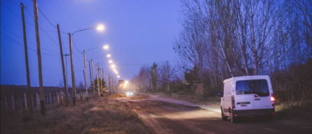 Guaymallén instaló nuevas luminarias en calle Mariani