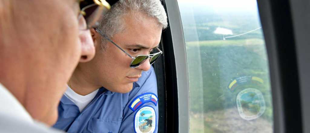 Balearon el helicóptero donde viajaba el presidente de Colombia