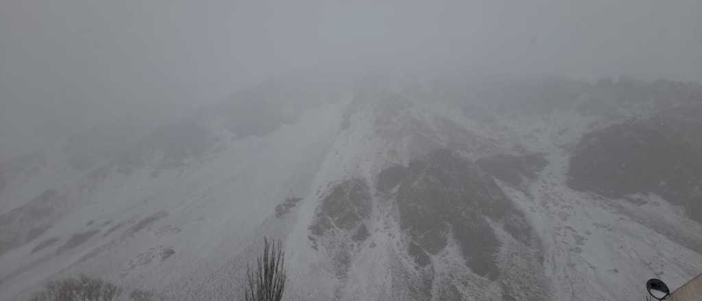 Nevó fuerte en Mendoza: precaución y cortes en varias rutas