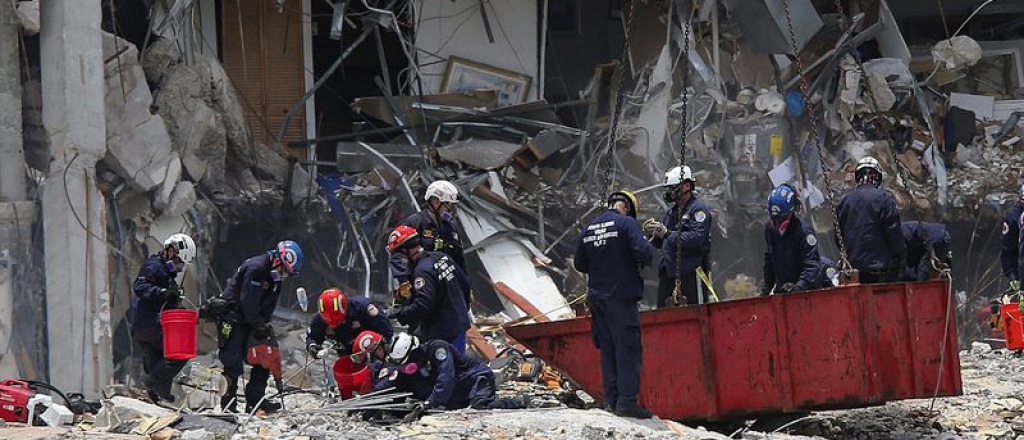 Ya son 16 los muertos confirmados en el derrumbe del edificio de Miami