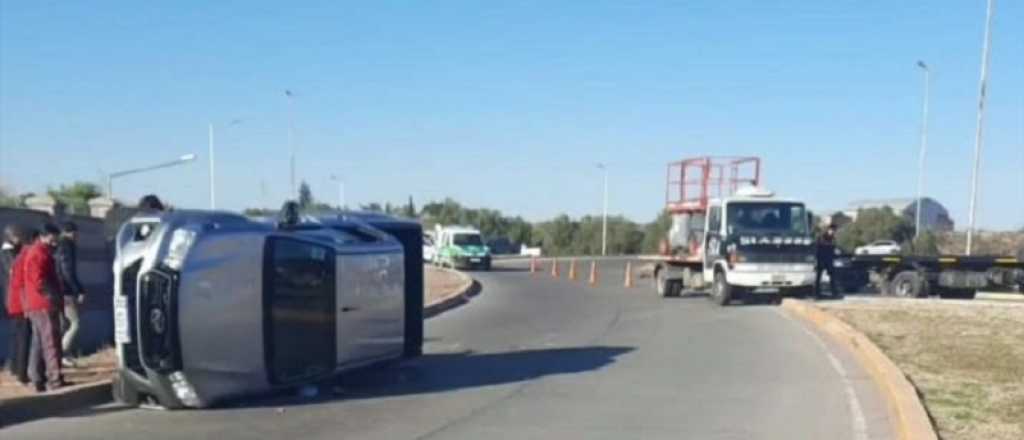 Choque, vuelco y caos vehicular en el Corredor del Oeste