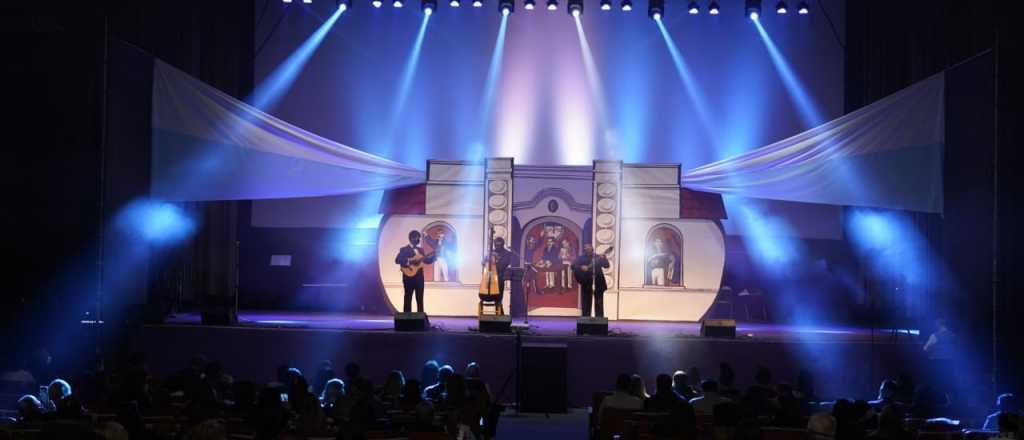 Rivadavia celebró la Gala de la Independencia