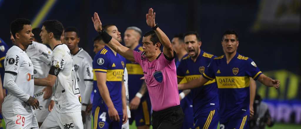 Suspendieron al árbitro del partido de Boca - Mineiro