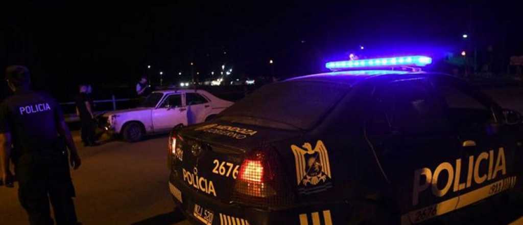 Se le pinchó una rueda, quiso cambiarla y le robaron el auto en Luján