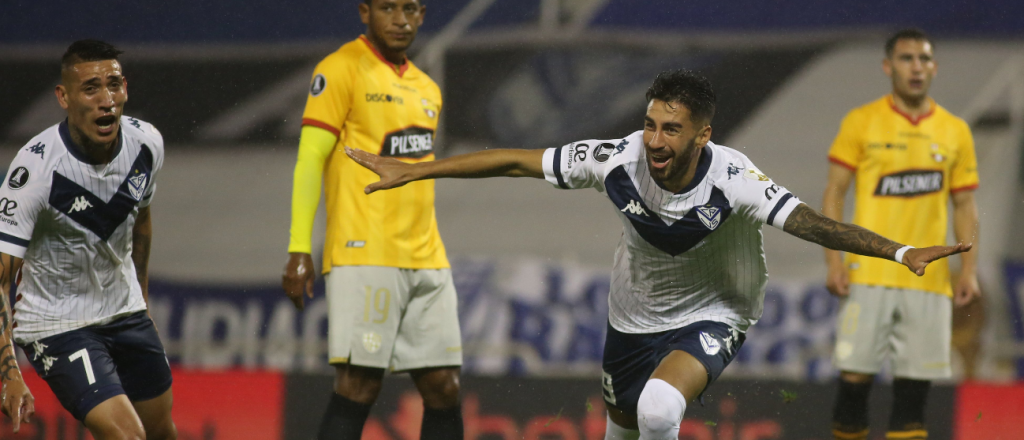 Vélez, con gol del mendocino Lucero, venció a Barcelona