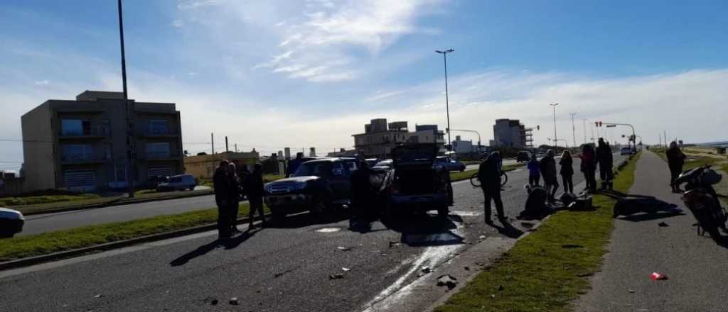 Mató a su padre con un martillo, chocó con su auto y murió