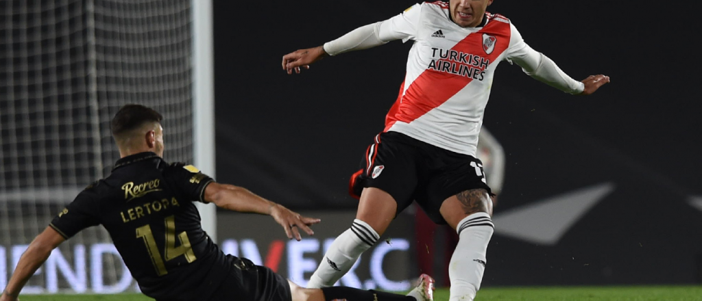 Colón, con uno menos todo el partido, le ganó a River en el Monumental