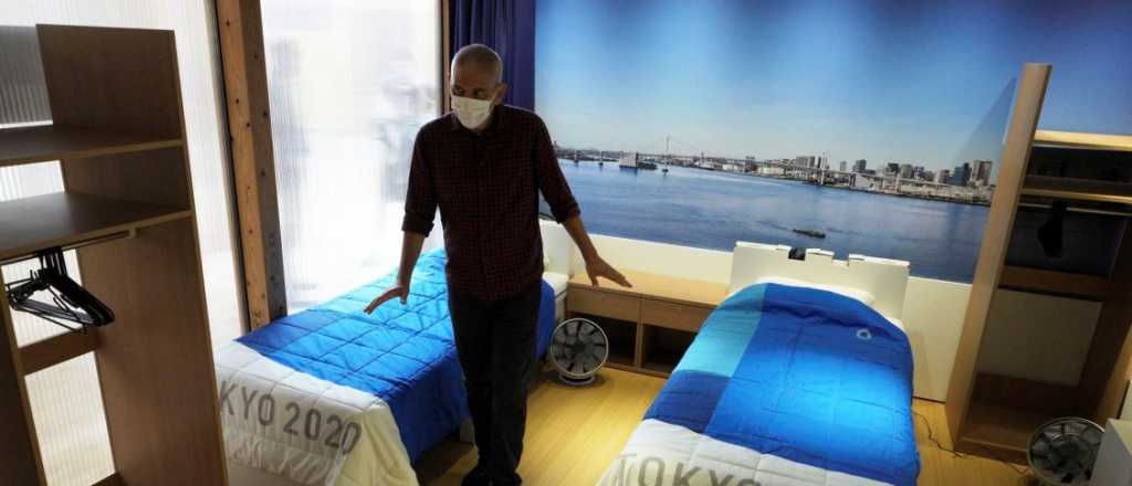 Video: atleta probó las camas contra el sexo de la Villa Olímpica