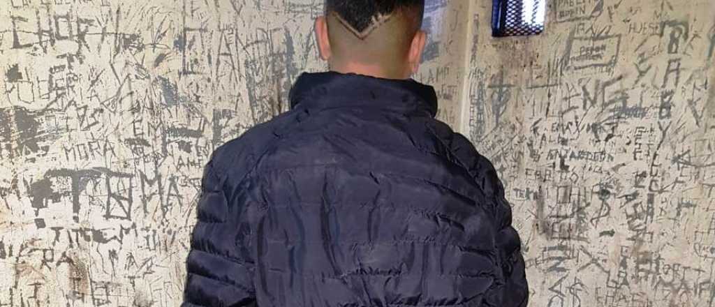 Cayeron dos pibes con un arma "tumbera" en Las Heras