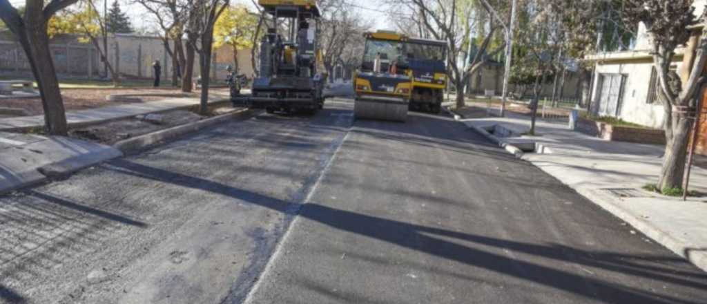 Guaymallén avanza con el reasfaltado en el barrio Unimev