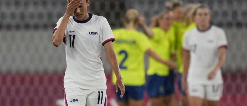 Las favoritas fueron goleadas y perdieron el invicto