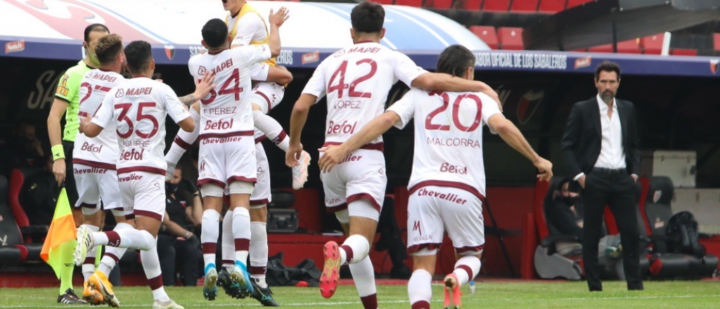 Lanús aplastó al campeón con un gol del mendocino González