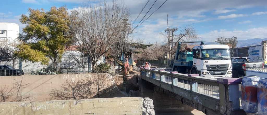 Cortes de tránsito en una zona de mucha circulación de Godoy Cruz